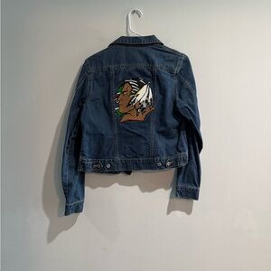 🔥 UND Fighting Sioux Painted Logo Denim Jacket – Size Small – Rare!